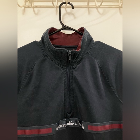 Abercrombie & Fitch Men’s Navy Blue/ Red Quarter Zip Sweater Size M - Picture 5 of 6
